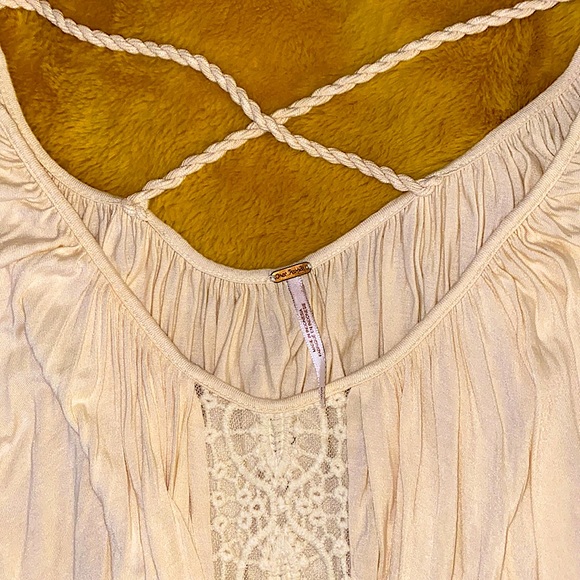 NEVER WORN FREE PEOPLE TEE - Picture 4 of 4